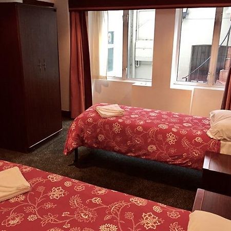Four Stars Hotel Londres Extérieur photo